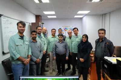  تجلیل از کارمند روشن‌دل شرکت فولاد هرمزگان