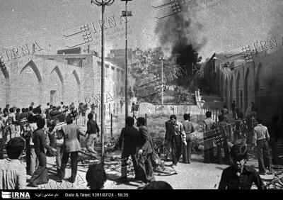 تلالو انقلاب در آتشی که به جان مسجد جامع کرمان افتاد