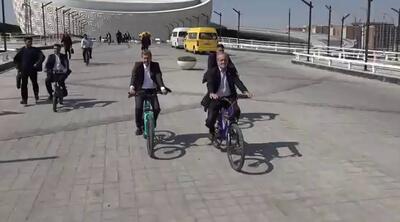  ببینید/ پزشکیان در اصفهان دوچرخه سواری کرد