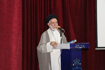  امام‌جمعه دیر: قهرمانان قرآنی در جامعه تجلیل شوند