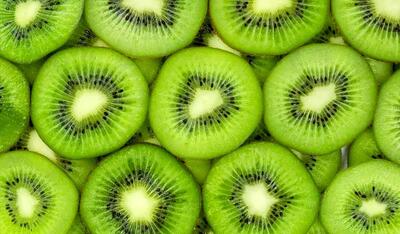  چقدر کیوی بخوریم تا یبوست‌مان خوب شود؟