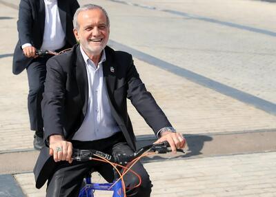  رییس جمهوری و دوچرخه‌سواری مفصل در اصفهان (عکس)