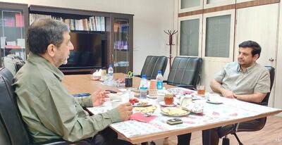 صبحانه سیاسی ضرغامی و رائفی‌پور با چاشنی دیالوگ فیلم «ناخدا خورشید»