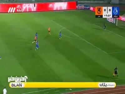 دو موقعیت خطرناک برای مس رفسنجان که توپ از بالای دروازه استقلال به بیرون رفت