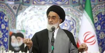 امام جمعه قم: معنای واقعی پیشنهاد مذاکره تسلیم شدن است/ مومنان باید در برابر بی بندباری بایستند