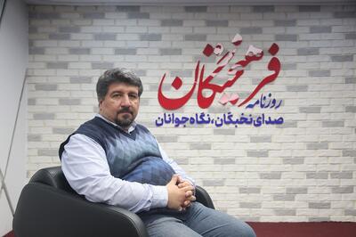 میدان دانشگاه؛ گفت‌وگو با هادی نیلفروشان