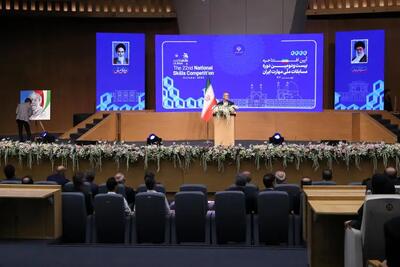 انسان واقعی کسی است که با تمام وجود، دانایی و علمش برای گره‌گشایی از مشکلات تلاش کند