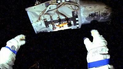  فضانوردان روسی ۶ ساعت پیاده‌ روی کردند