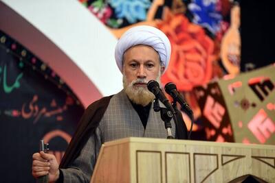  امام جمعه شیراز: ترویج فرهنگ عفاف و حجاب، وظیفه همگانی است/ غربی‌ها با خدا قهر کرده اند