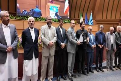  آیین تجلیل از  ۳۷ فعال اقتصادی سیستان و بلوچستان برگزار شد