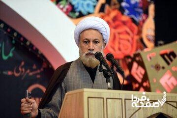  امام جمعه شیراز: ترویج فرهنگ عفاف و حجاب، وظیفه همگانی است/ غربی‌ها با خدا قهر کرده اند