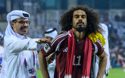  بی‌فرهنگی به سبک اکرم عفیف: من از هواداران خواستم به درون زمین اشیا پرتاب کنند!