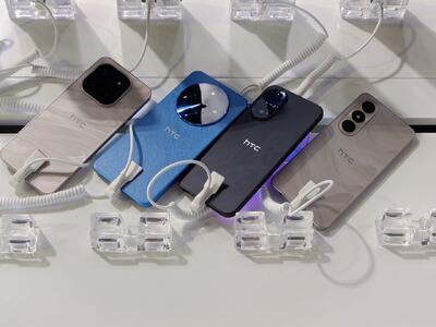  بازگشت HTC به دنیای گوشی‌های هوشمند با معرفی سری جدید وایلدفایر در جیتکس ۲۰۲۵