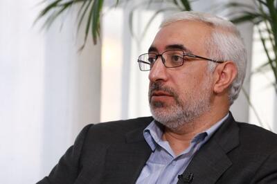  عشقی : دولت رئیسی از رشد شارپی بورس می ترسید