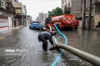  اجرای طرح دفع آب های سطحی در نقاط بحرانی مناطق ۴ و ۵ اهواز