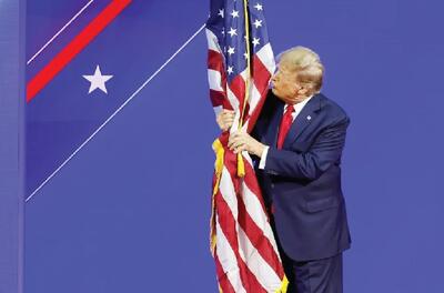  ترامپ کمر دموکراسی آمریکا را خرد می‌کند