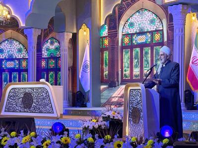  ماموستا رستمی: عزت و کرامت انسان‌ها برگرفته از نور قرآن کریم است