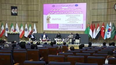  بازنگری قوانین صادرات در شرایط تحریم ضروری است