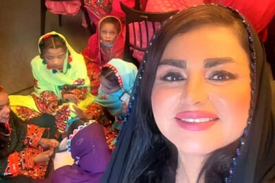 آواز محلی؛ دخترهای بلوچی با لباس رنگی رنگی چه آهنگی خوندن باهم یک صدا تو ناف تهران