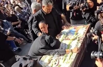  آواز جگرسوز؛ قطعه ای که حسام الدین سراج سر مزار محمد کاسبی خوند و دل نوه اش رو خون شد