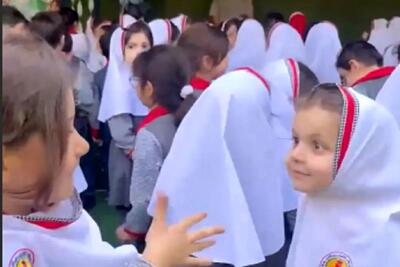  آواز محلی؛ دختر بچه ژن جنوبی تو رگاشه چه رقصی میکنه تو مدرسه فقط اونی گردن میزنه