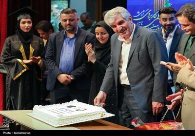 جشن فارغ‌التحصیلی دانشجویان مرکز فرهنگ و هنر واحد 10 تهران برگزار شد - تسنیم