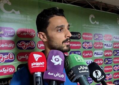 حرفهای تند گلر پیکان: من خودم باید بگویم پول خواسته‌اند!