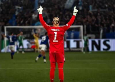  بازگشت خیره‌کننده دروازه‌بان جنجالی