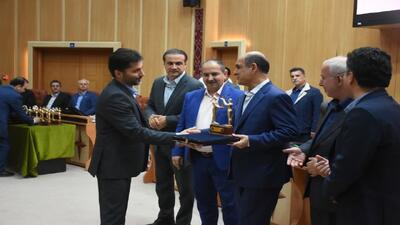  تجلیل از واحدهای نمونه استاندارد در گیلان+ تصاویر