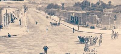  اتومبیل، الاغ ها و گاری ها در چهارراه زند شیراز در سال ۱۳۱۰(عکس)