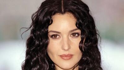  تاریخ وبگردی | عکس قدیمی مونیکا بلوچی، نماد زیبایی در سینما» در 30 سالگی