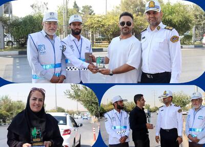  اهدا نشان مهربانی مجمع به رانندگان قانون مدار در شیراز