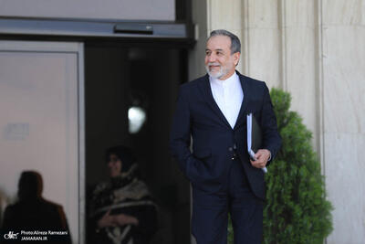  گزارش عراقچی از  آخرین اقدامات وزارت خارجه در خصوص مقابله با تحریم‌ها و همکاری سه جانبه ایران، چین و روسیه