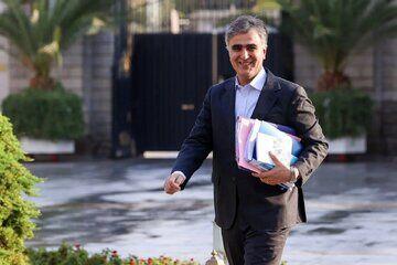  فرزین نمی خواهد از ریاست بانک مرکزی کنار برود اما وزیر اقتصاد نمی تواند با او کار کند