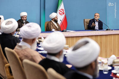  عکس/ حضور رئیس جمهور در گردهمایی مشترک قرارگاه ملی مسجد