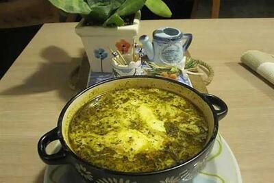  آب پیازک شیرازی ؛ طرز تهیه آب پیازک یا اشکنه شیرازی غذایی سبک و مقوی در روزهای سرد سال