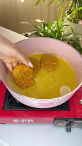  کتلت مرغ با ادویه های خفن بپز | فیلم