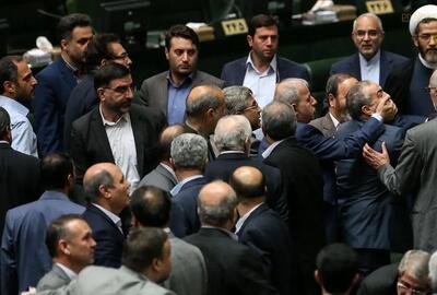 نمایندگان تندرو چون برآمده از رای حداقلی هستند کاری به اکثریت جامعه ندارند
