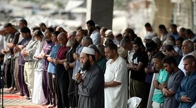  اولین نمازجمعه غزه پس‌از آتش‌بس در میان ویرانی‌ها + عکس