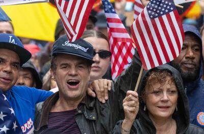  ستاره های  هالیوود علیه ترامپ؛ «پادشاه نمی‌خواهیم»