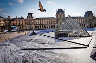  موزه «لوور» به علت سرقت تعطیل شد