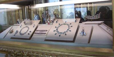  جواهرات موزه لوور پاریس غارت شد