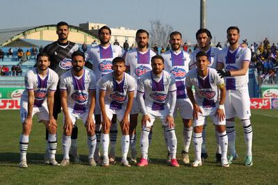  اعتراض جالب به پشت در ماندن هواداران زن در فوتبال ایران