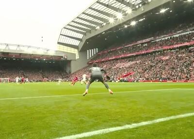  برخورد ضربه خاکپو به تیردروازه منچستریونایتد