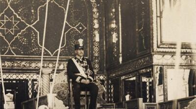  رضاشاه بر تخت قاجارها (عکس)