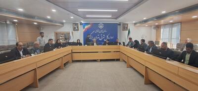 نشست کارگری در تهران؛ نقد ۲۶ سال بی‌عملی در اصلاح محیط‌های سخت و زیان‌آور / وعده پیگیری ماهانه بیمه کارگران ساختمانی