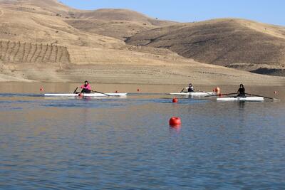  مسابقات روئینگ المپیاد استعدادهای برتر دختران؛ نفرات برتر ۱۰۰۰ متر گروه سنی ب مشخص شدند ، آذربایجان غربی قهرمان ، گیلان و مازندران دوم و سوم شدند