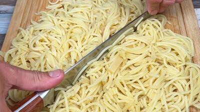  طرز تهیه پیتزا ایتالیایی با ماکارونی پخته شده