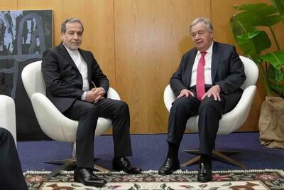 گفتگوی تلفنی وزیر خارجه و دبیرکل سازمان ملل متحد / عراقچی بر مسئولیت جامعه جهانی برای جلوگیری از ادامه نقض آتش‌بس از سوی رژیم صهیونیستی تاکید کرد