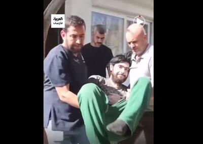  این پسر جوان سه سال حمام نکرده! + ویدئو | لبخند و خونسردی خاص او هنگام خروج از خانه
